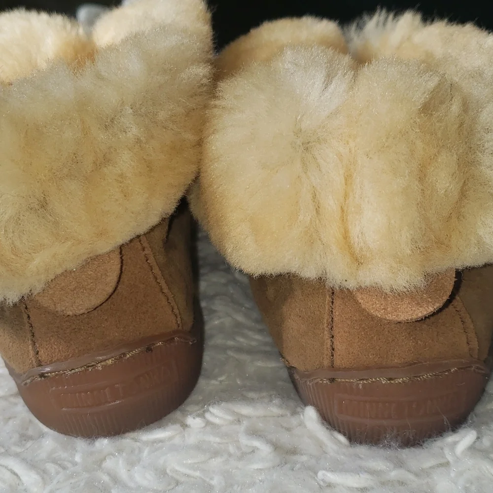 Minnetonka Golden Tan Sheepskin Ankle Boot Brand New Without Box 7 - Picture 4 of 16